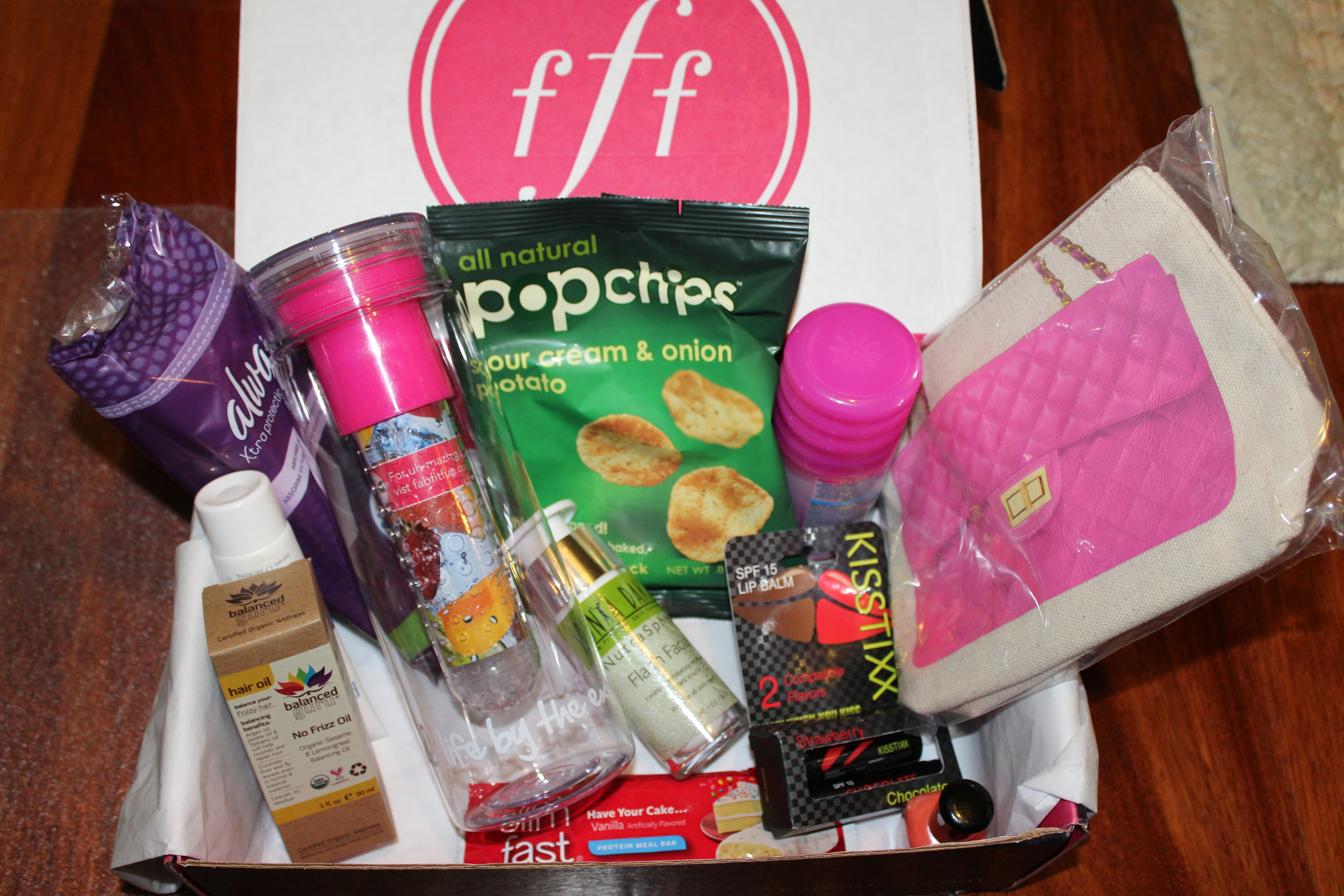 got my second Fab Fit Fun VIP box. The Summer edition. This is my 